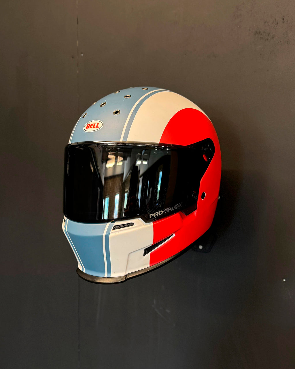 NM Helmet wall mount