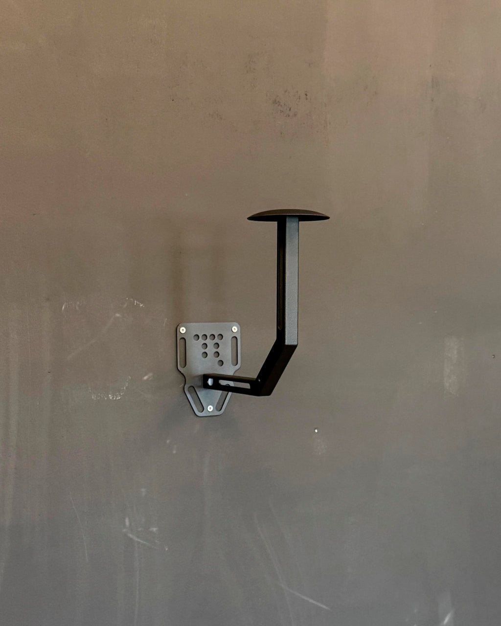 NM Helmet wall mount